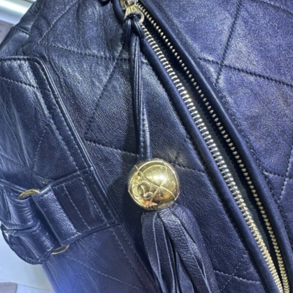 CHANEL Matelasse - Black Lambskin Backpack Tassel drawstring Gold hardware - Picture 8 of 12